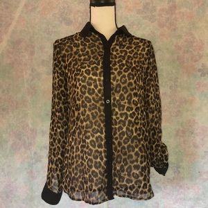 🐆gorgeous size M cheetah print Rue21 long sleeve